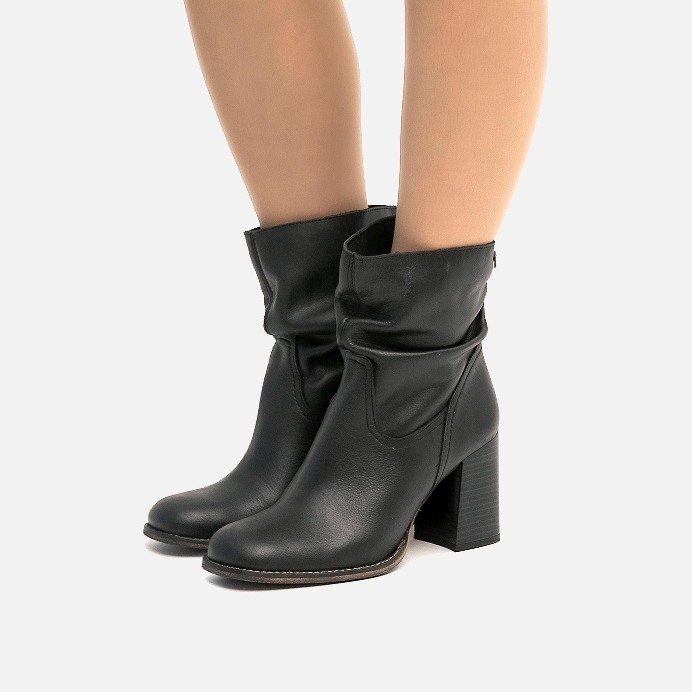 Compra VIOLETTE negro 55811 Botines de tacon Mustang para Mujer